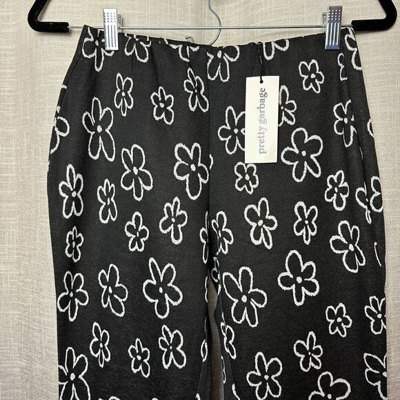 2/$30 Pretty Garbage Pull On Flare Pants Size M 70s Retro Hippie Boho Flowers - Picture 6 of 10